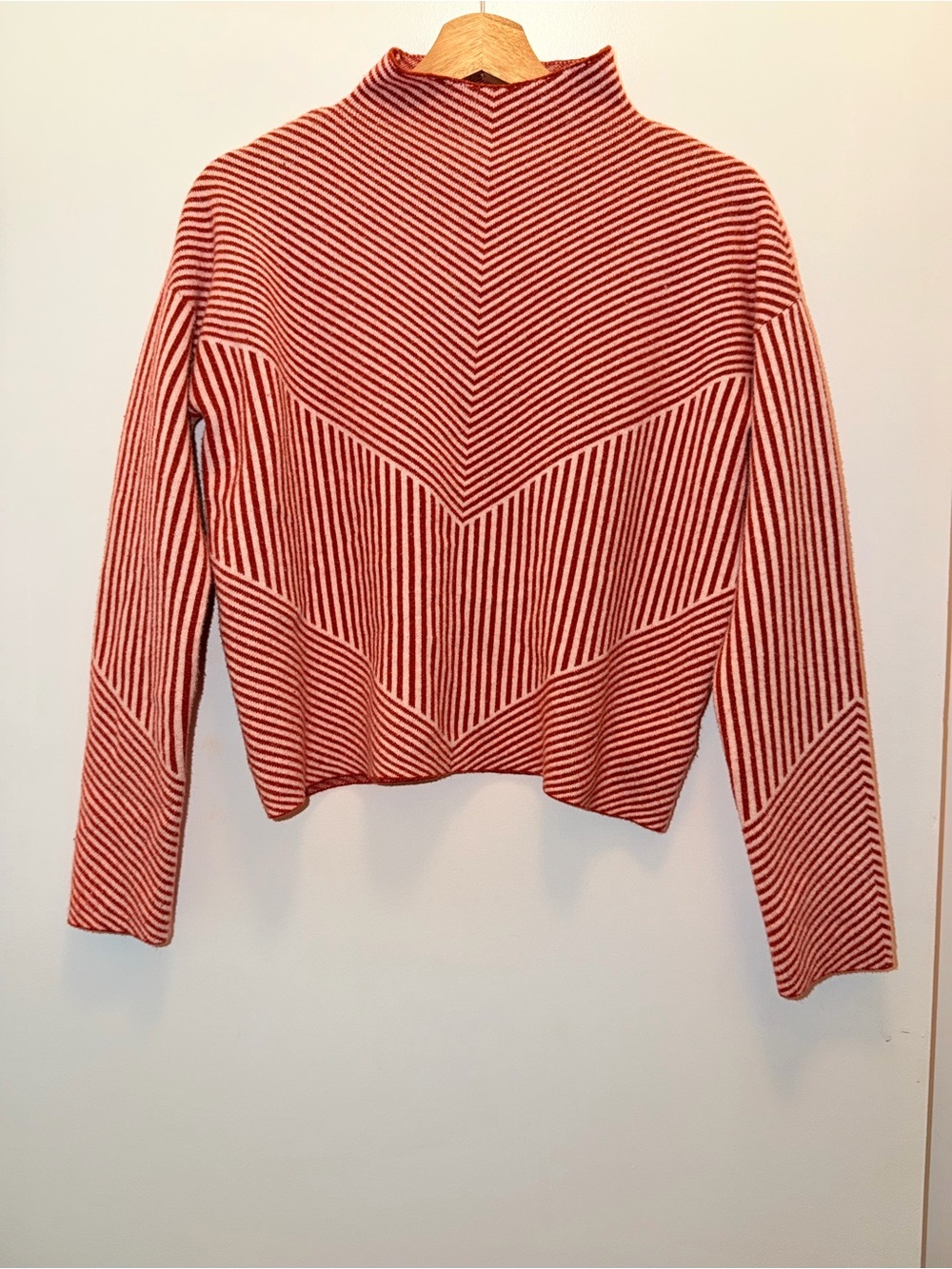 Cynthia Rowley Sweater Women’s Medium Orange/White Geometric Striped Mock Neck